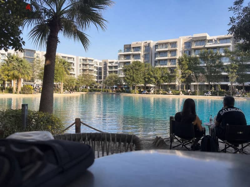 شقة لقطة للبيع 3 غرف بكمبوند كامل الخدمات بفيو علي الpool في قلب زايد بقرب من هايبر وان 0 شقة لقطة للبيع 3 غرف بكمبوند كامل الخدمات بفيو علي الpool في قلب زايد بقرب من هايبر وان 0