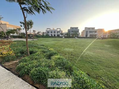 Townhouse 213m delivery 2027 4 rooms in Compound O West very close to Mall of Egypt