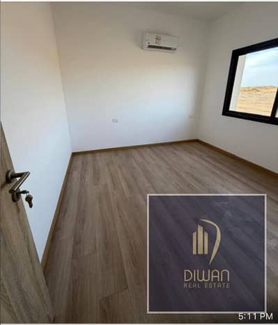 شقة لقطة متشطبة بالكامل في قلب الجولدن سكوير فيو رائع علي لاندسكيب بخصم خاص للكاش لفترة محدودة في كمبوند فيفث سكوير