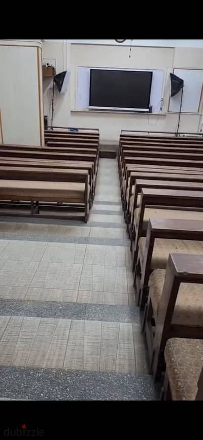 سنتر تعليمي مجهز بالكامل 300 متر في لوران