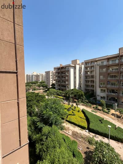 شقه للايجار بكومباوند وصال ريزيدنس  دور تالت 170m لقطه بسعر مش موجود ١٢ الف فقط