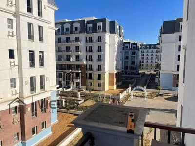 بالتقسيط اي فيلا روف 240م + 55م روف مباشر علي اللاجون ماونتن فيو اى سيتي Mountain view i city