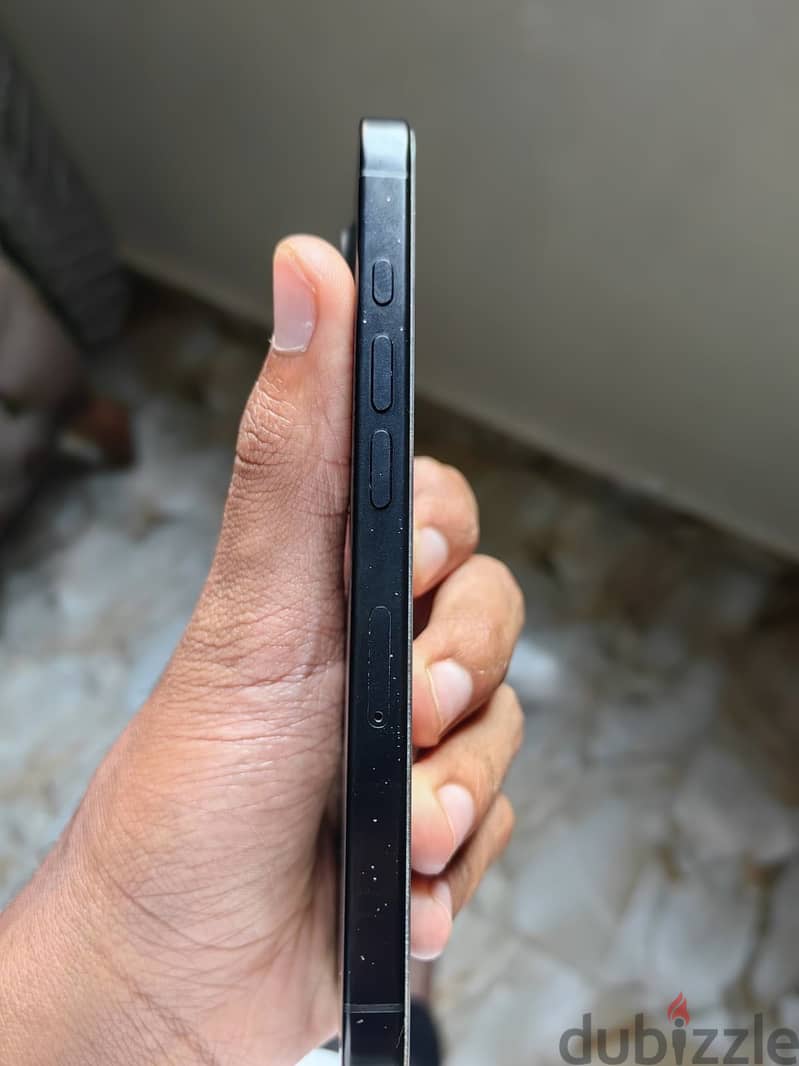 Apple - iPhone 16 Pro 3