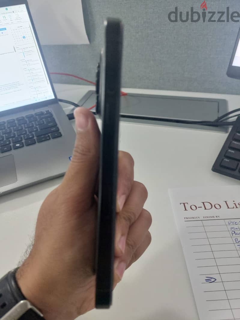 Apple - iPhone 16 Pro 7