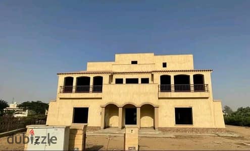 قصر للبيع بمدينتي نموذج T بسعر مميز جدًا لسرعة البيع