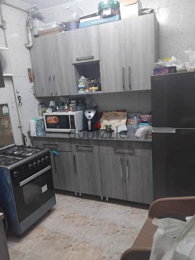 مطبخ خشب بحالة جيدة جدا استعمال بسيط