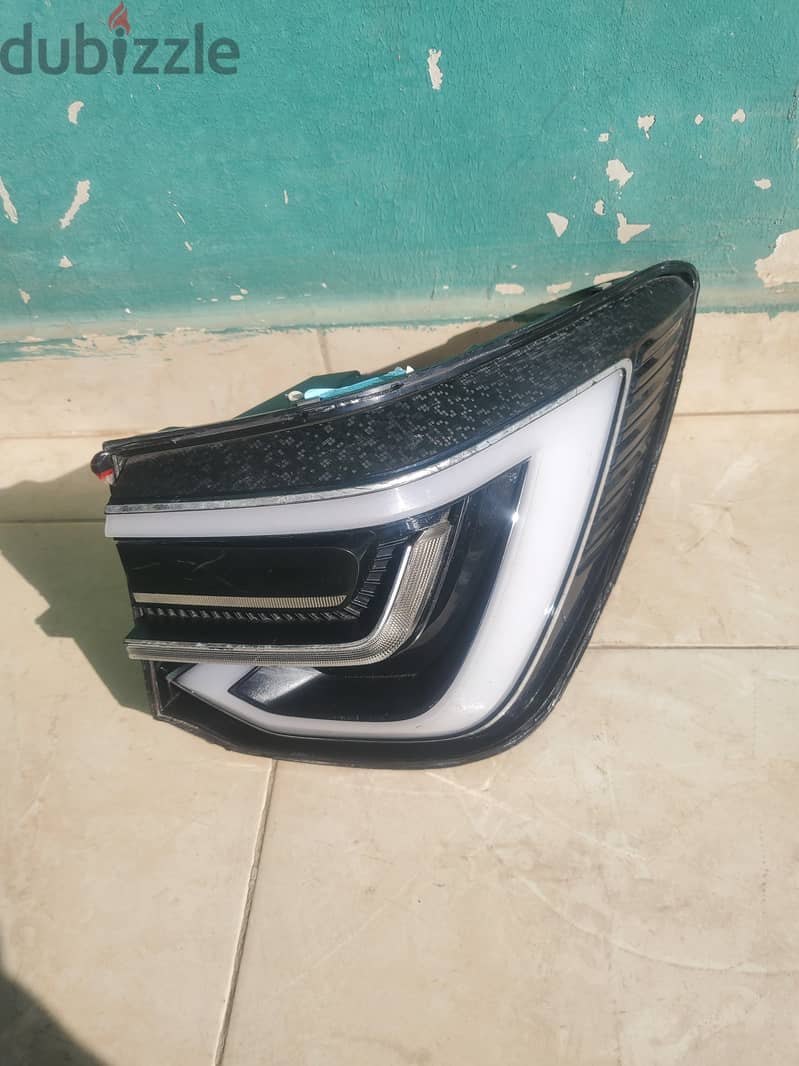 فانوس خلفي mgrx5 plus جمب يمين 1