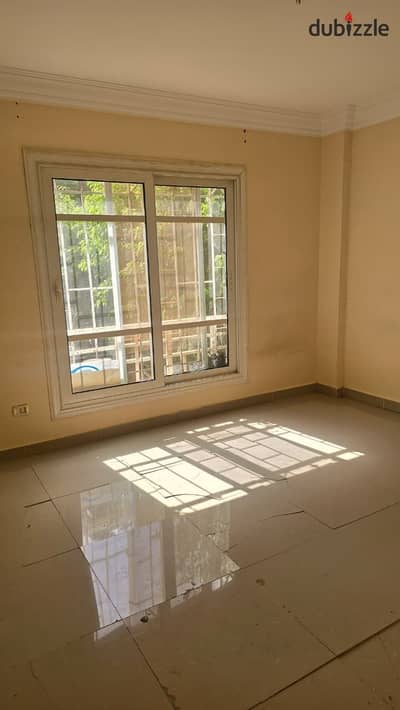 Apartment for sale in Madinaty at a bargain price, ground floor with a private garden B7