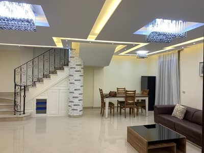 دوبلكس مفروش للإيجار في بيفرلي هيلز  المرحلة الثانية تشطيب ممتازFurnished duplex for rent in Beverly Hills in Sheikh Zayed