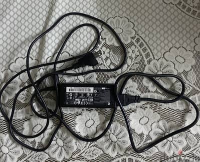 شاحن لابتوب HP أصلي 65W مستعمل بحالة ممتازه