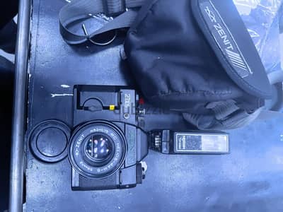 كاميرا فينتاج Zenit 21XS فيلم 35mm + عدسة Helios 44M-6 + فلاش Nissin