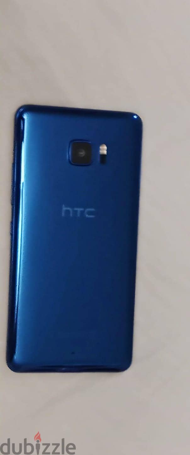 HTC U Ultra 1
