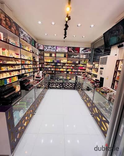 محل للبيع استثمار بقلب ميدان تريومف
