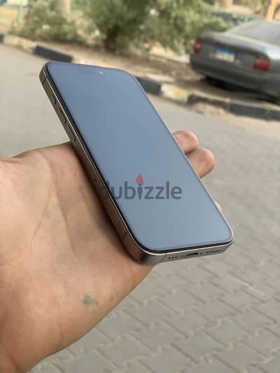 آبل - آيفون 15 برو