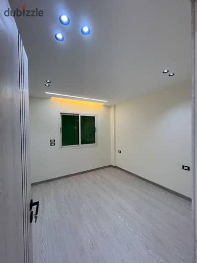 For sale, a spectacular apartment in Madinaty, ground floor with a garden, super luxury finishing