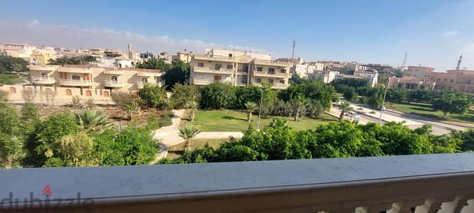 شقه في فيلا ٢٠٠ متر علي فيو جاردن سوبر لوكس بالتكيفات والمطبخ