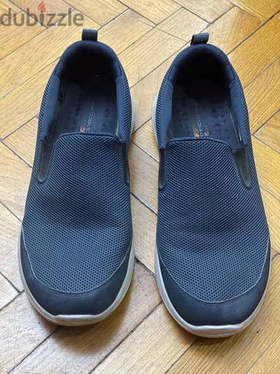 حذاء sketchers أصلي للبيع