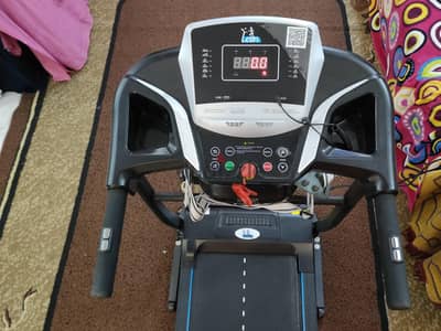 Treadmill ICON F02D | شبه جديدة | استعمال شهر فقط