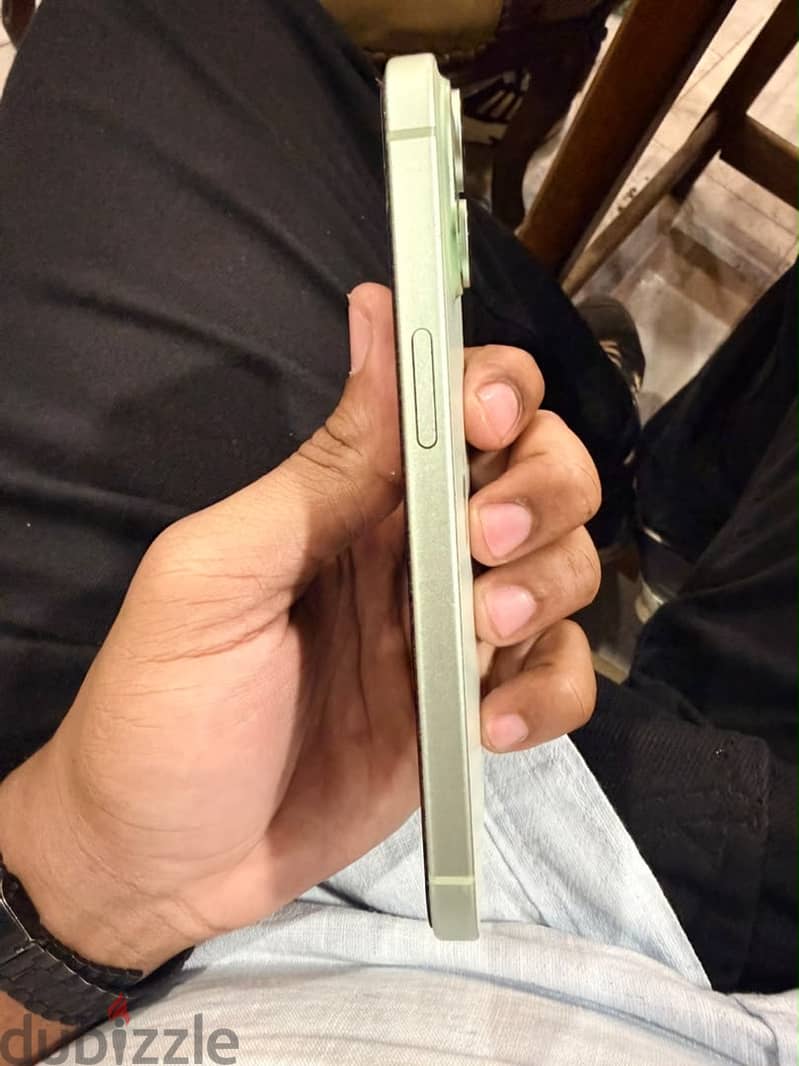 iPhone 15 4