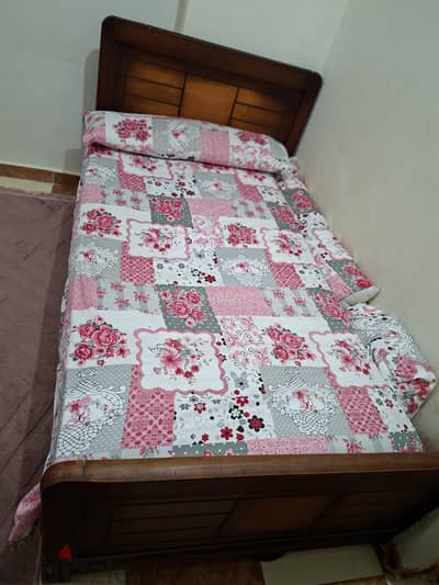 سرير بالمرتبه