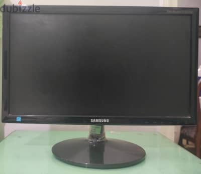 شاشة كمبيوتر سامسونج ١٩ بوصه LED  لون اسود