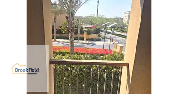 شقه للايجار اول سكن تشطيبات خاصه فيو مميز مطبخ وتكييفات ودريسنج كمبوند ميفيدا القاهرة الجديدة Apartment For Rent Mivida New Cairo