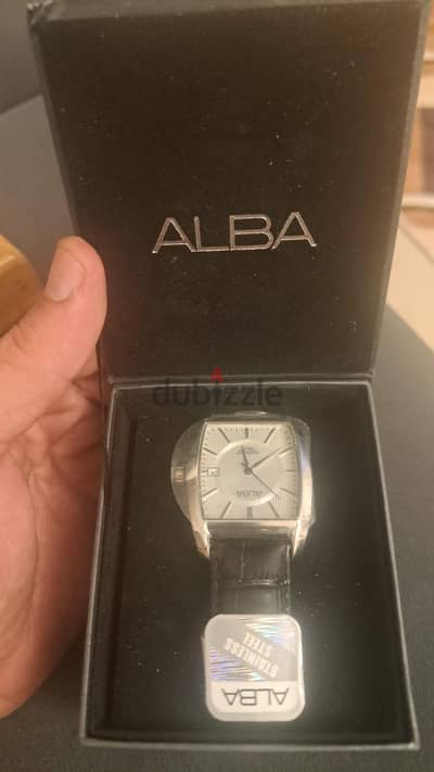 ALPA ساعه صناعه يابانيه