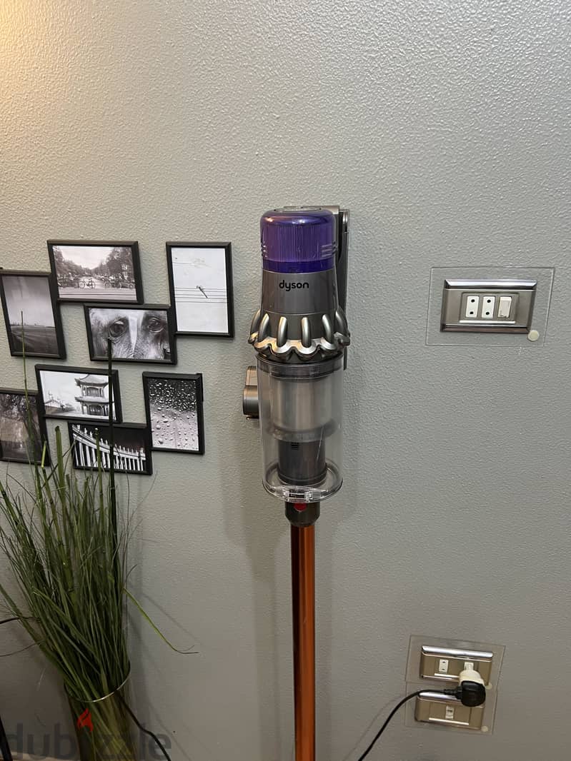DYSON SV15 VACUUM CLEANER 2