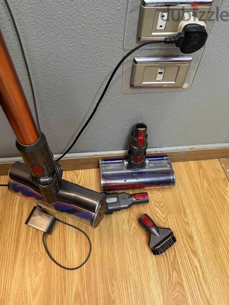 DYSON SV15 VACUUM CLEANER 5