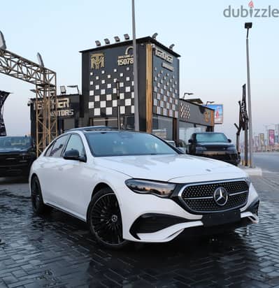 سعرخاص بالمعرض Mercedes - E200 Premium Plus fully loaded