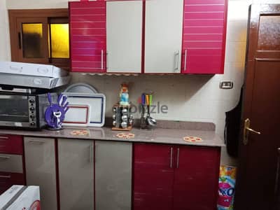 مطبخ كلادينج7 متر  بحالته ارفف دبل