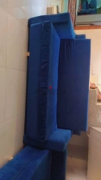 3 كنبات زرق بسعر لقطه