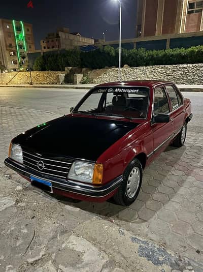 عربية اوبل اسكونا 84 للبيع