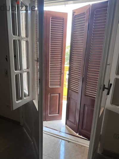 للبيع شبابيك وابواب بلكونة بدون حلق