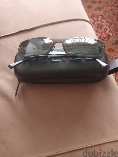 نظارة Police