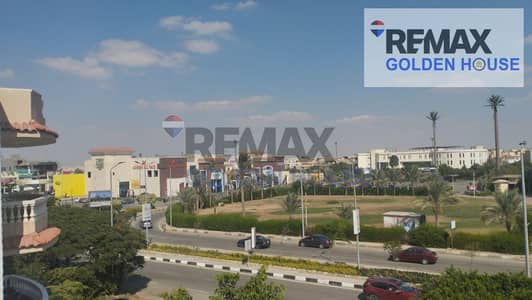 Unrepeatable location facing Saudi Market and steps from Chill Out. 193 sqm, Super Lux finish, 3 bedrooms, open main street view with a direct univers