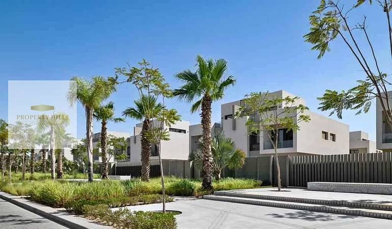 فيلا مميزة بالسعر القديم جاهزة للمعاينة فى اى وقت  مساحتها 220 متر + جاردن فى الشروق بجوار سوديك ايست