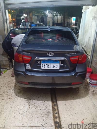 هيونداي إلنترا اتش دي