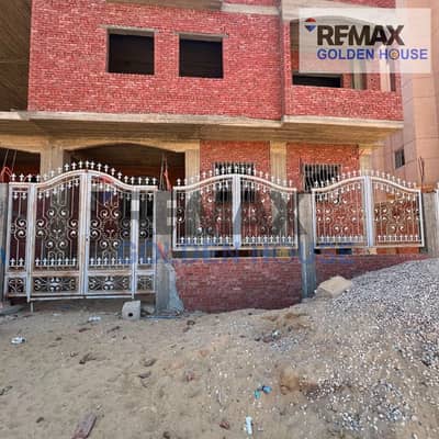Whole building for sale in Golf District, El Shorouk. Basement, ground & first floor on 260 SQM land, with the option to complete additional floors, m