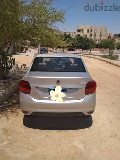 رينو لوجان 2018