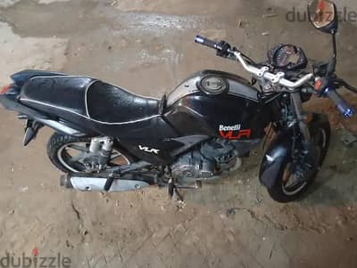 بنلي VLR سبورت 150cc - الأسود الملكي بالكامل وموتور ناعم لسرعة البيع