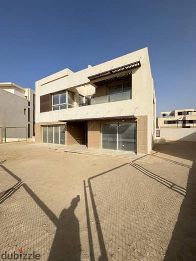 Twin house for sale in Upville, very distinctive landscape view 385meters, opposite Swan Lake West