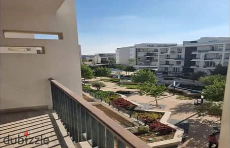 شقة كاملة التشطيب بالتكيفات في بيراميدز هيلز اورا بجوار نيو جيزة
