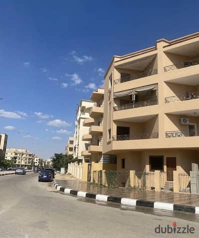 شقة نصف تشطيب في مدينة الشروق