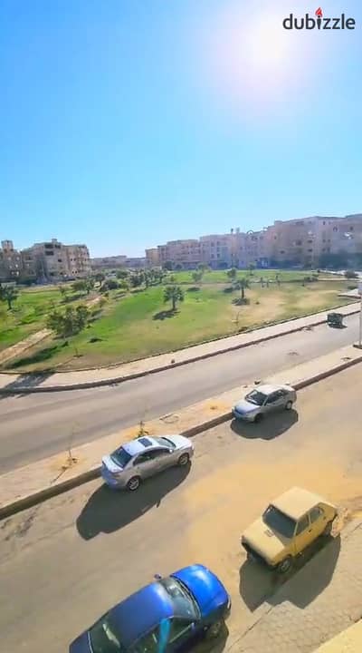 شقة في مدينة الشروق متشطبة بالمنطقة السادسه