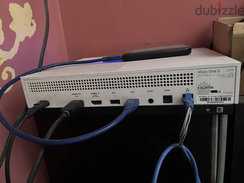 Xbox One s 3
