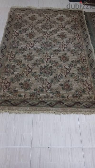 سجادة بحالة جيدة