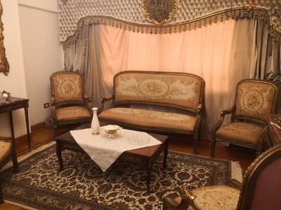 شقه ١٥٠ متر بمصطفى كامل تانى نمره من طريق الحريه