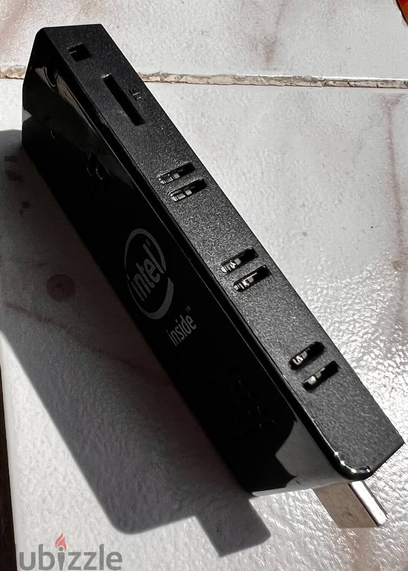 مستعمل -Intel Compute Stick 2