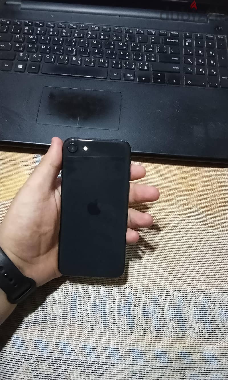 Apple - iPhone SE 2020 1